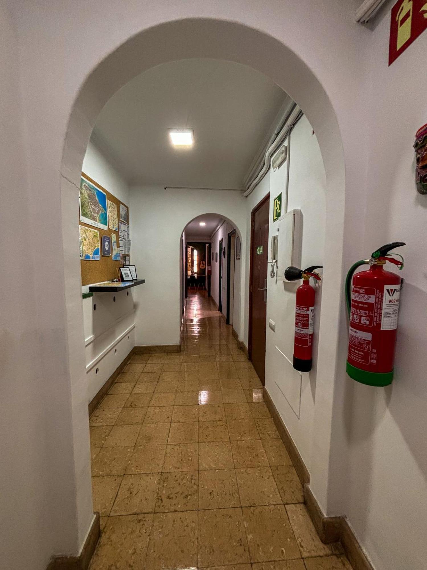 Tarragona Hostel Exterior photo