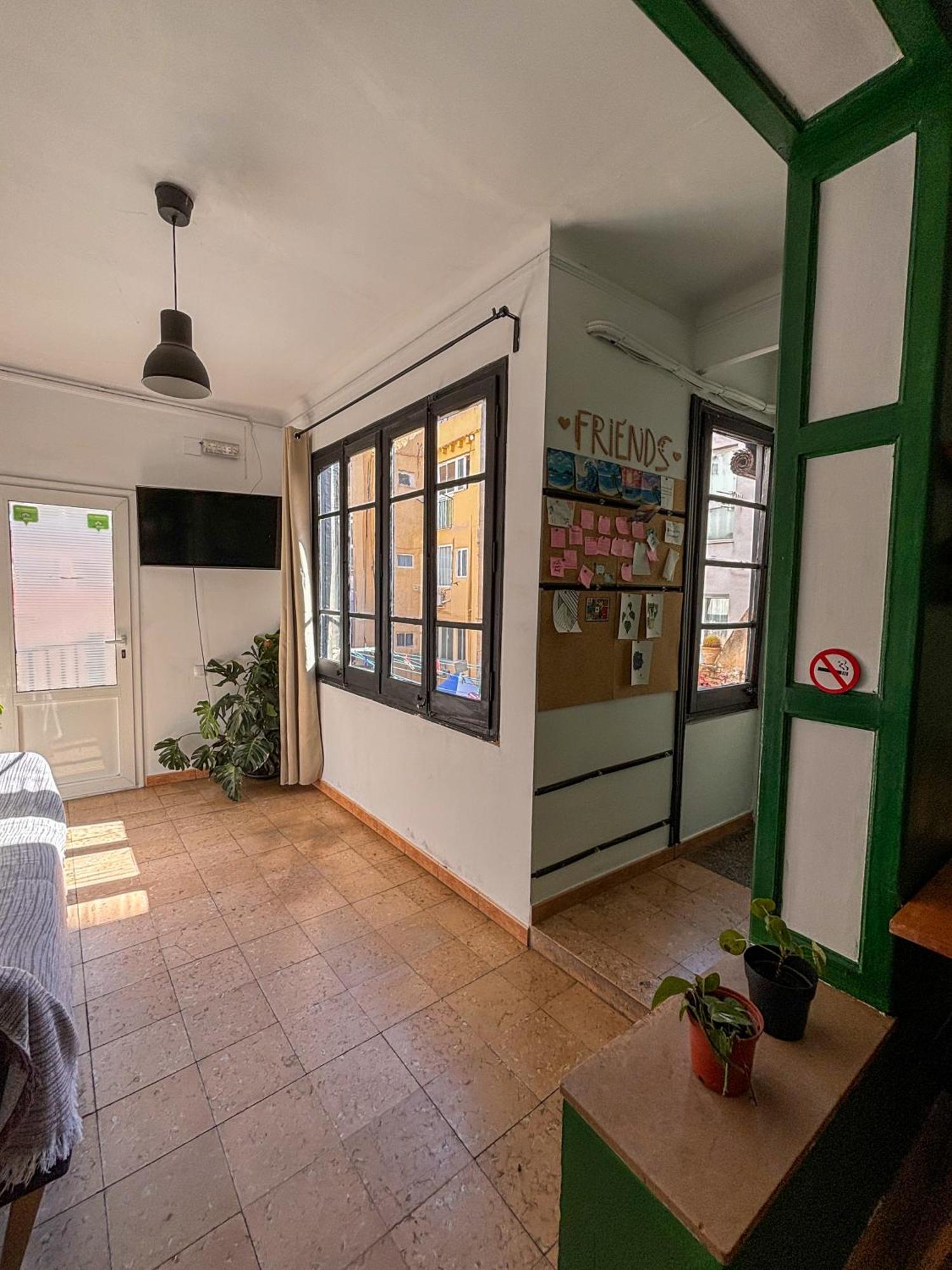 Tarragona Hostel Exterior photo